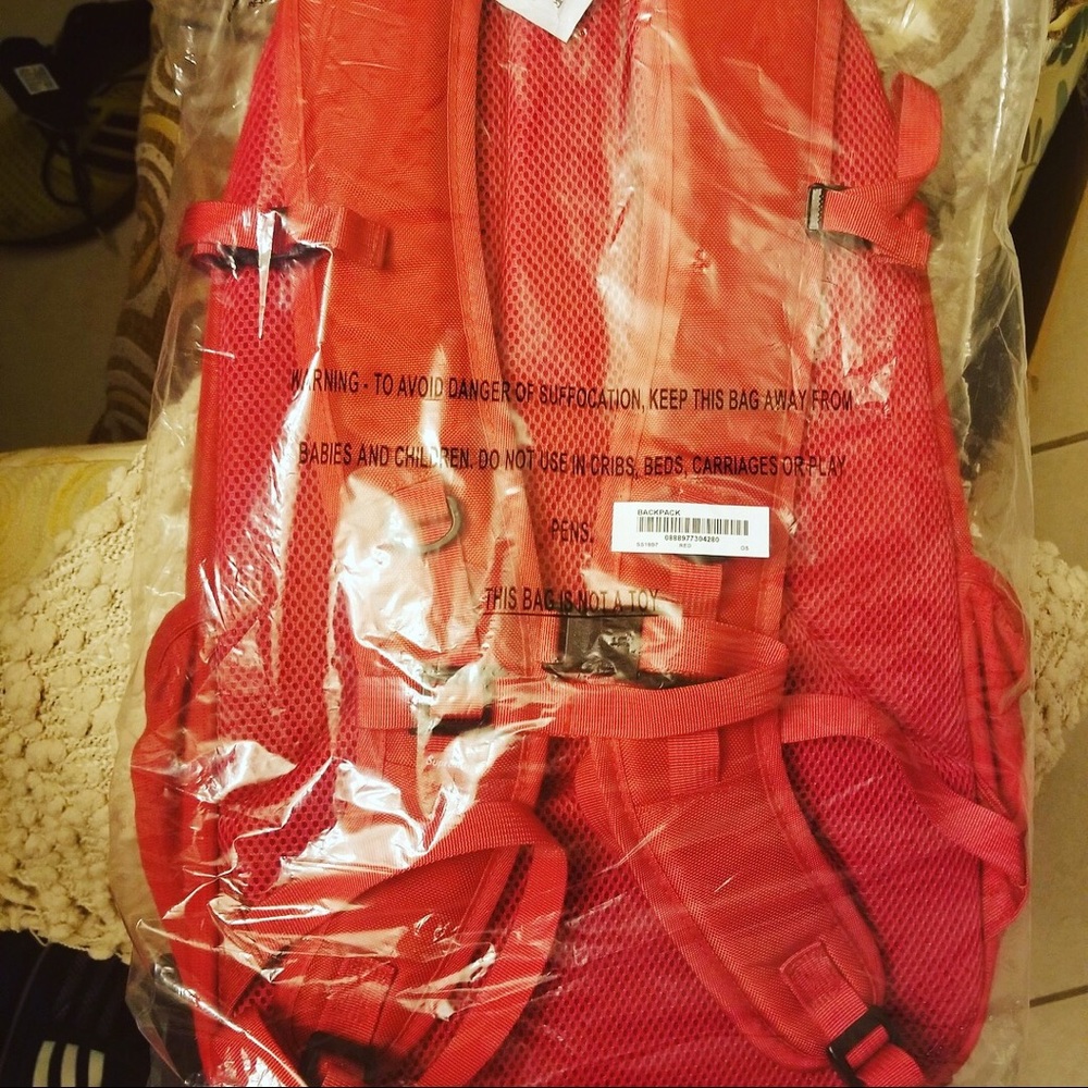 Supreme Backpack Red - Picture 3 of 5